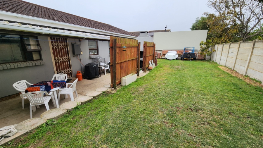 4 Bedroom Property for Sale in Heiderand Western Cape